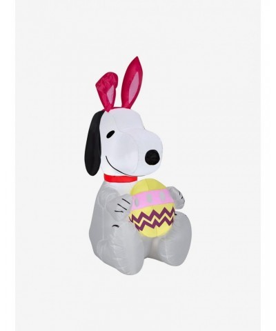 Peanuts Snoopy Holding Egg Airblown $17.60 Merchandises